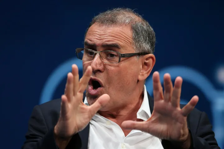 Nouriel Roubini discută despre riscurile criptomonedelor și volatilitatea pieței.