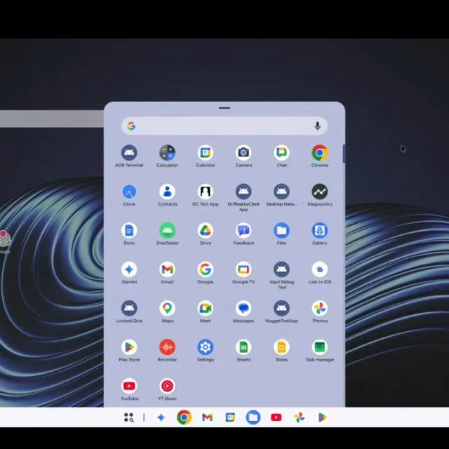 Interfața Aluminium OS cu aplicații organizate pe desktop și dock inferior.