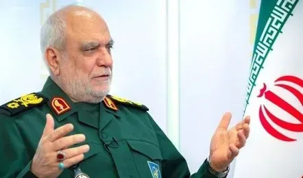 Oficial iranian discutând despre atacul cu drone asupra petrolierului.