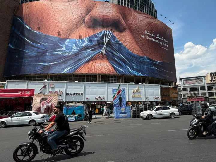 Mobilizarea populației în Iran pentru a face față tensiunilor internaționale crescânde.