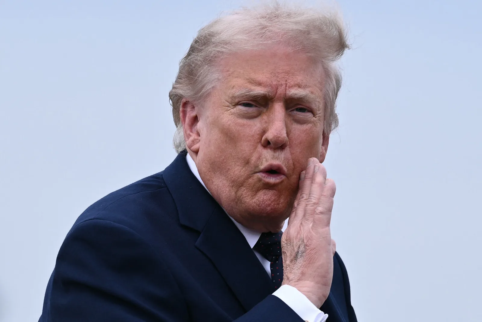 Donald Trump discutând despre negocierile cu Iranul și sancțiunile impuse.