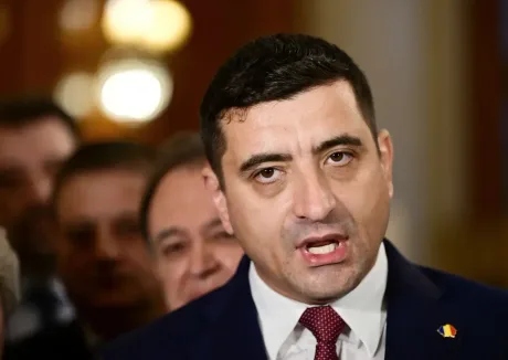 Declarații despre deprecierea leului și impactul politic asupra economiei.