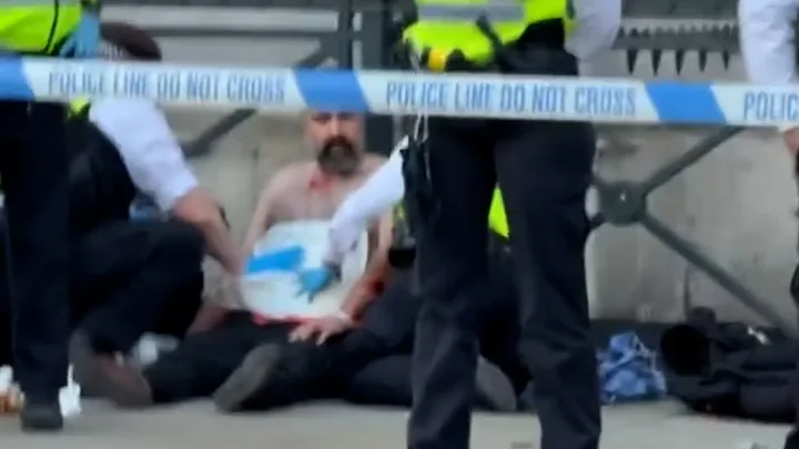 Protestatari răniți la un miting din Londra, în urma unui atac violent.