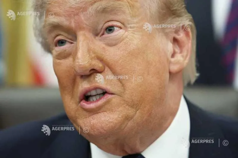 Donald Trump discutând despre conflictul militar cu Iranul la Casa Albă.