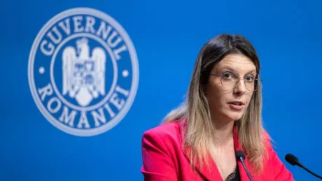 Diana Buzoianu vorbește despre reorganizarea ANAR la o conferință.