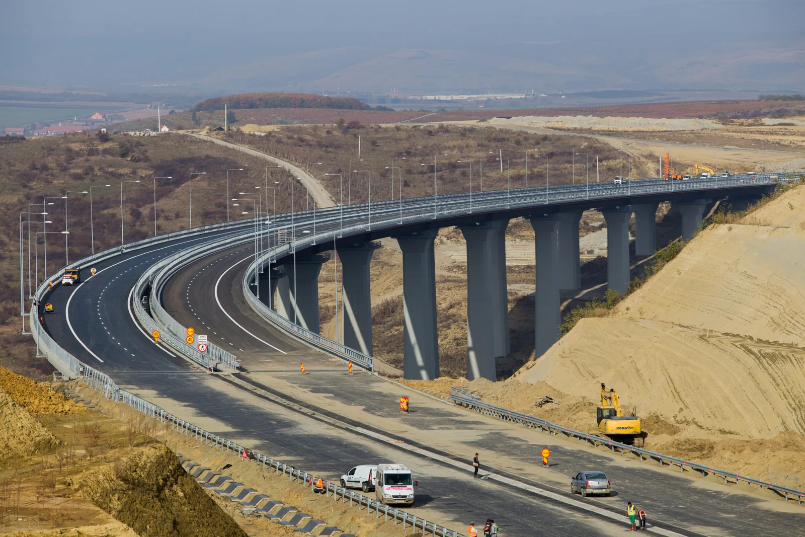 Lucrări la autostrada care leagă Sibiu de Pitești, un proiect major de infrastructură.
