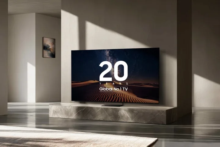 Samsung sărbătorește 20 de ani de inovații în televizoare premium.