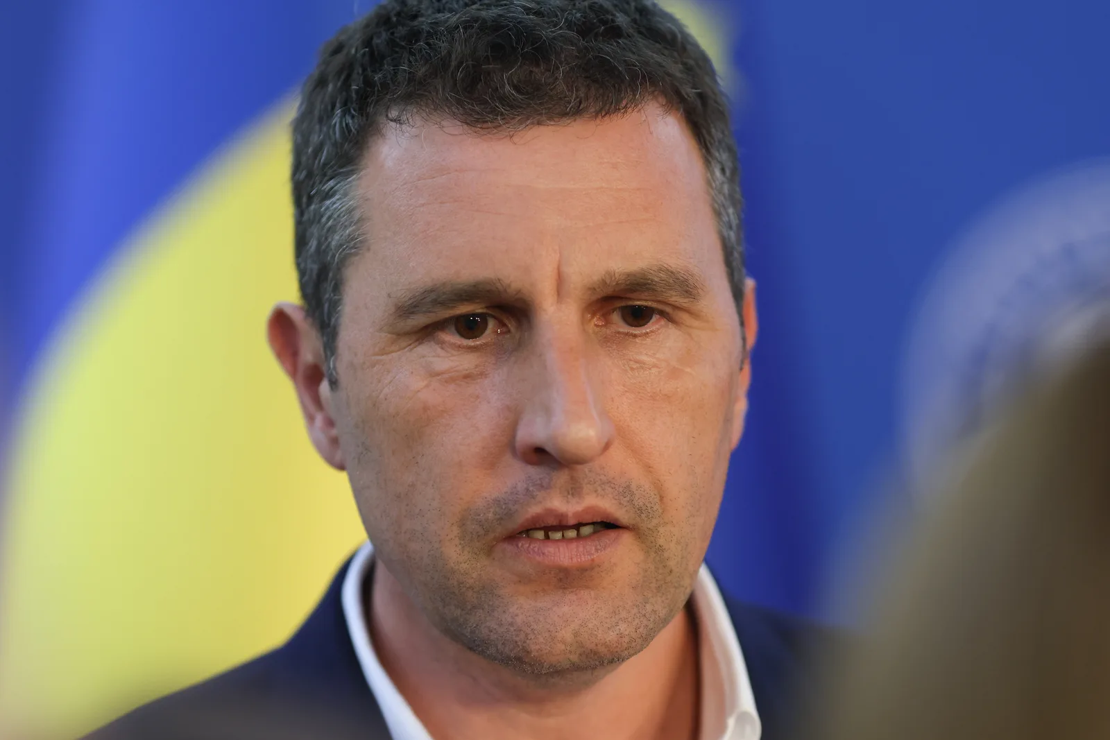 Tanczos Barna discută măsuri pentru combaterea pestei porcine africane în Cluj.