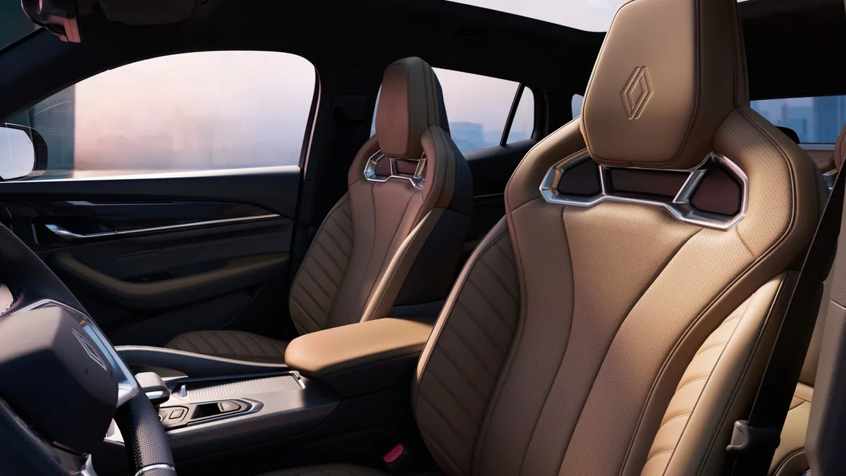 Scaunele elegante din interiorul noului Renault Filante, SUV premium.