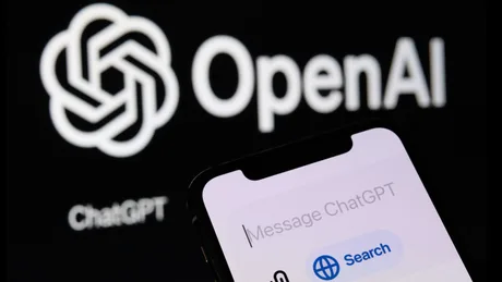 Logo OpenAI și interfața ChatGPT pe un telefon mobil.