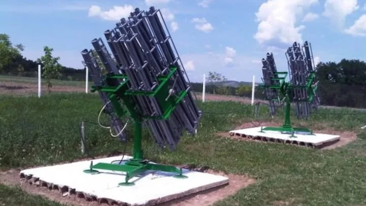 Sistem antigrindină instalat în podgoriile din Vrancea, pregătit pentru protecția viței-de-vie.