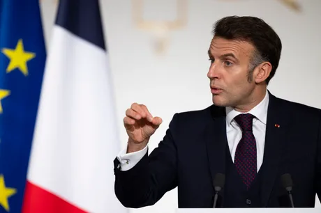 Emmanuel Macron discută despre securitatea navigației în Strâmtoarea Ormuz.