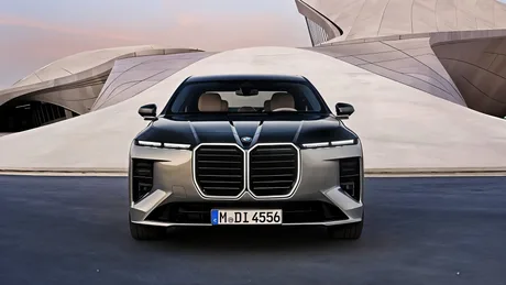 Noul BMW i7 cu design modern și autonomie extinsă de 729 km.