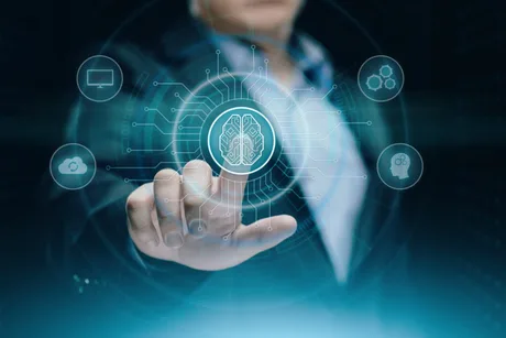 Un profesionist interacționează cu tehnologia AI într-un mediu de lucru modern.