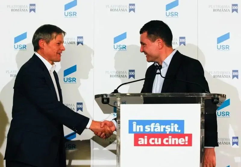 Dacian Cioloș și Nicușor Dan la o conferință de presă, discutând despre numirea acestuia.