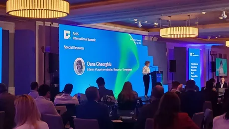 Vicepremierul Oana Gheorghiu discută despre digitalizarea administrației publice.