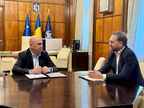 Întâlnire între liderii PNL și USR pentru coordonarea acțiunilor politice.