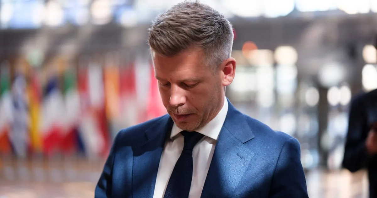 Péter Magyar, premierul Ungariei, discutând despre fondurile UE.