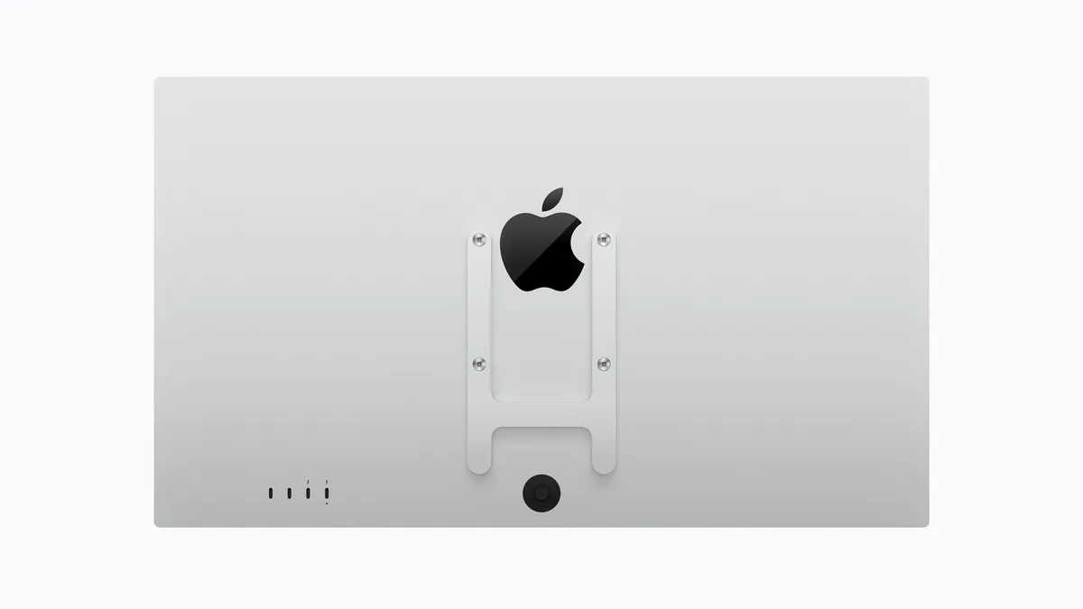 Monitor cu un design elegant și un suport modern.