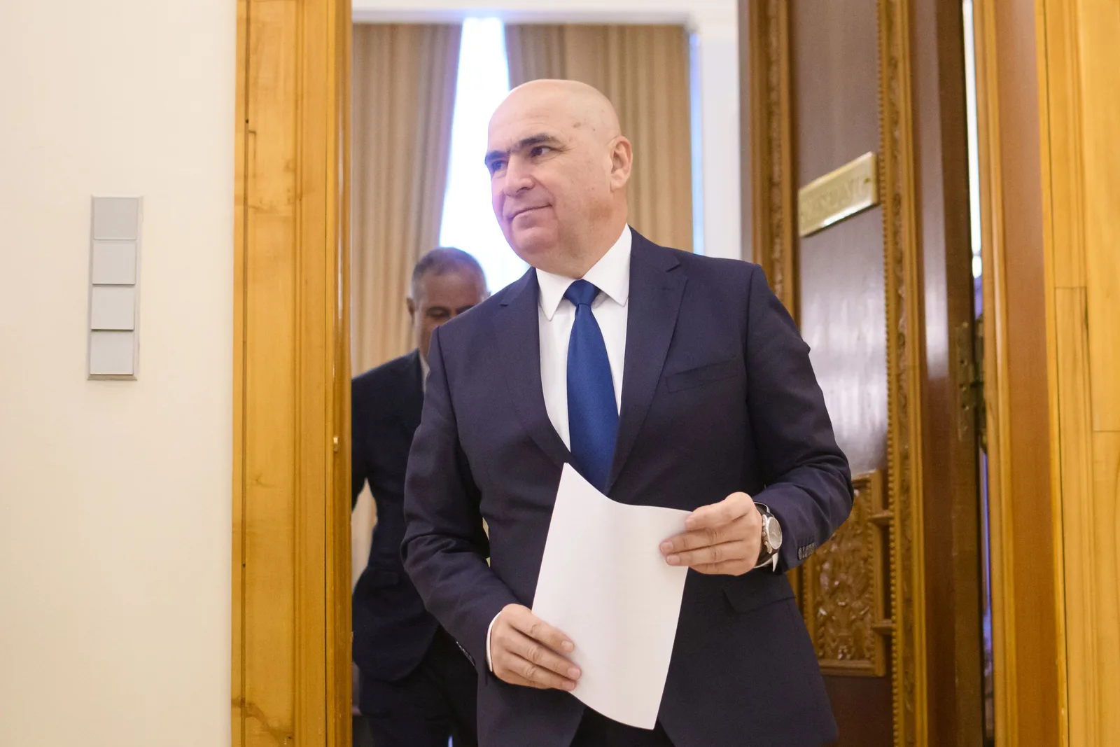Premierul discută despre reformele financiare pentru primării în România.