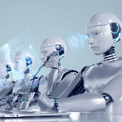 Roboti care analizează date și comunică prin telefon.