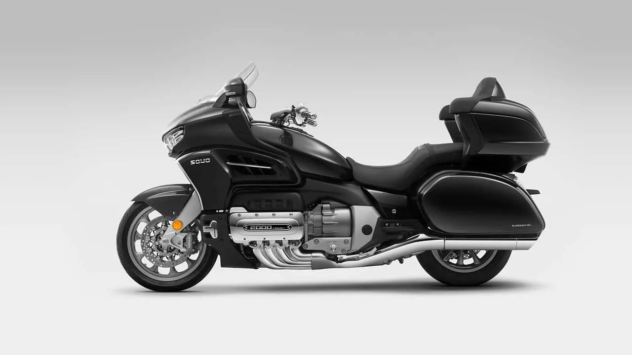 Motocicleta Souo S2000, un model cu motor V8, pregătită pentru piața europeană.