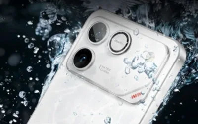 Un smartphone rezistent la apă, cu un design modern și camere duale.