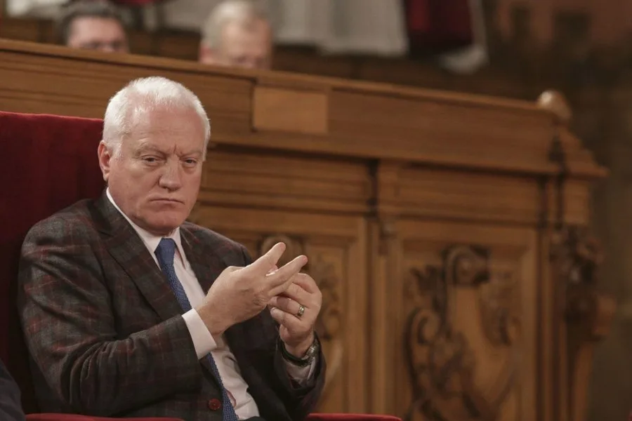 Valeriu Stoica discutând despre politica românească și posibilele alianțe.