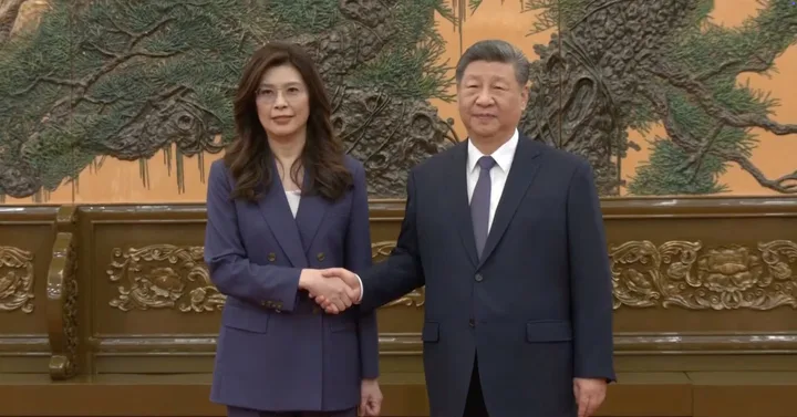 Întâlnire între liderii chinezi și taiwanezi pentru discuții politice importante.