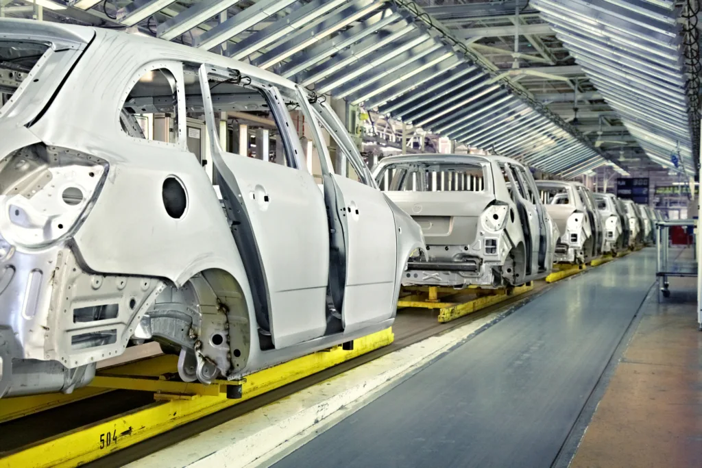 Linii de asamblare pentru automobile în industria auto britanică.
