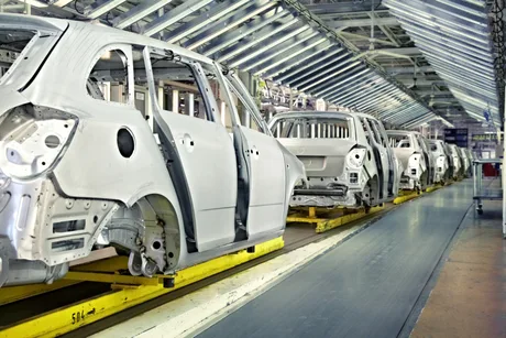 Linii de asamblare pentru automobile în industria auto britanică.