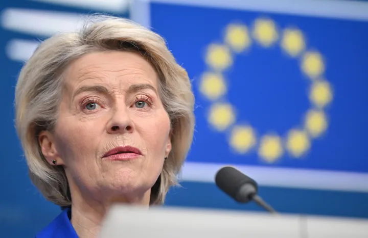 Ursula von der Leyen discutând despre reglementările financiare în UE.