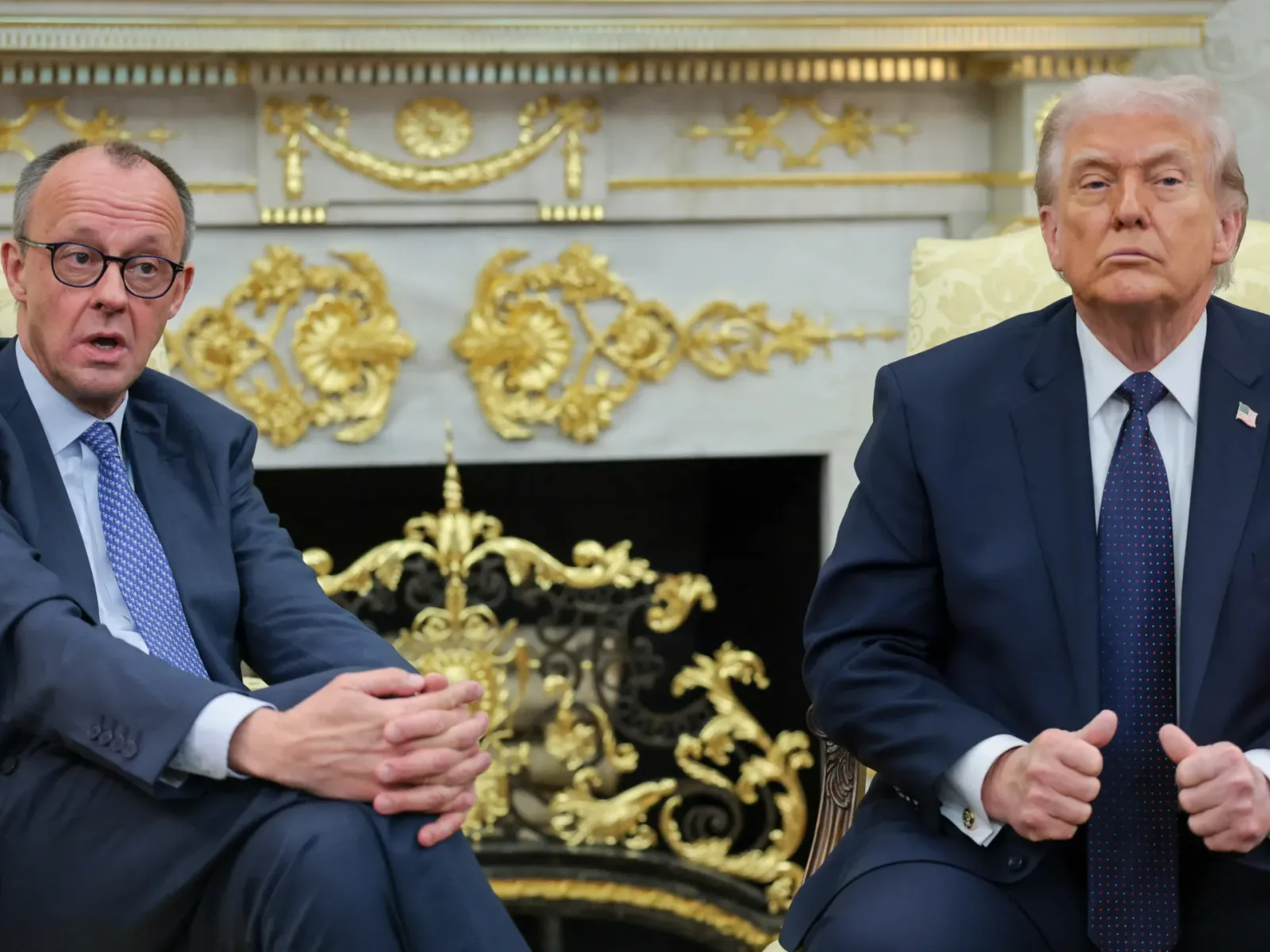 Donald Trump și Friedrich Merz discutând despre tensiunile internaționale și politica externă.