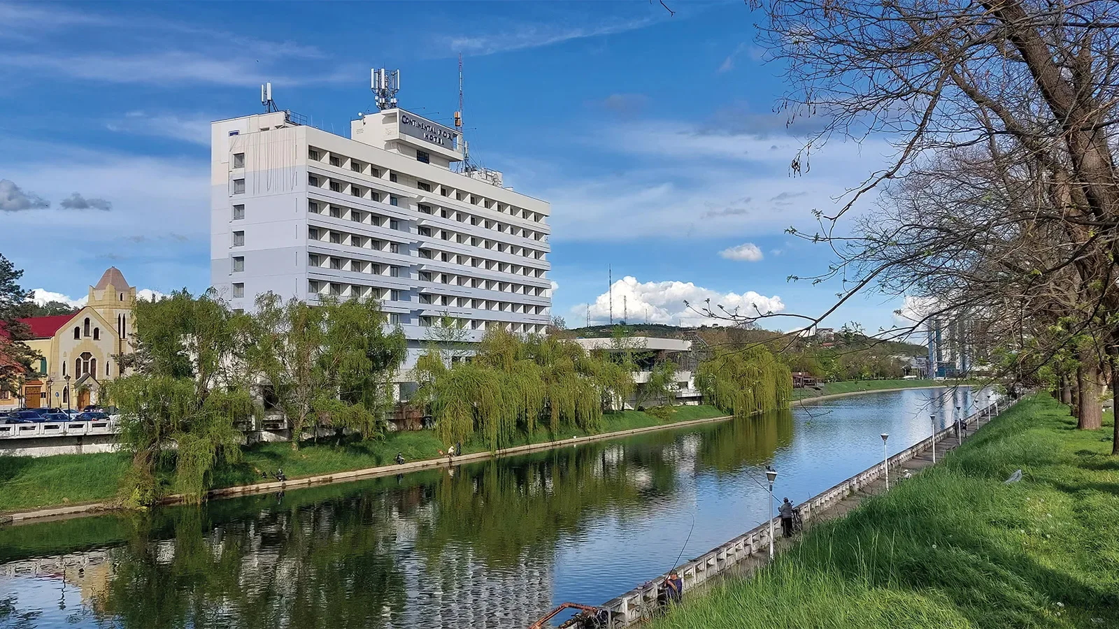 Hotelul Continental Forum Oradea, recent modernizat, oferă servicii de calitate pentru oaspeți.