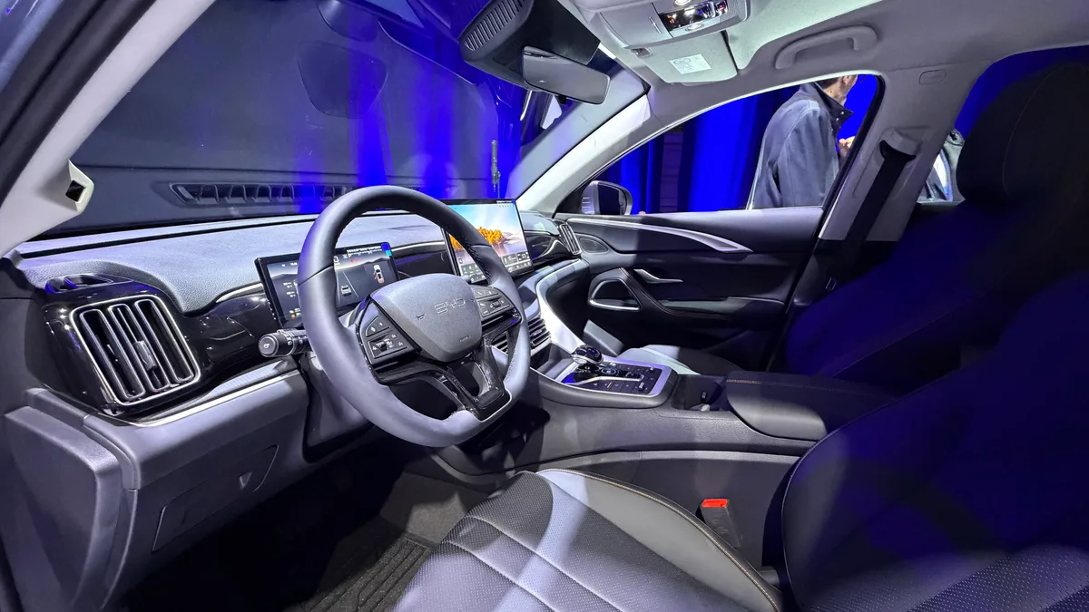 BYD Sealion 5 DM-i, lansat oficial în România – peste 1.000 km autonomie și preț sub 30.000 de euro - byd sealion 5 dm-i, suv