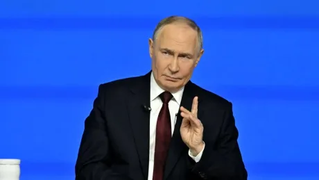 Vladimir Putin discutând despre economia Rusiei și criza din Orientul Mijlociu.
