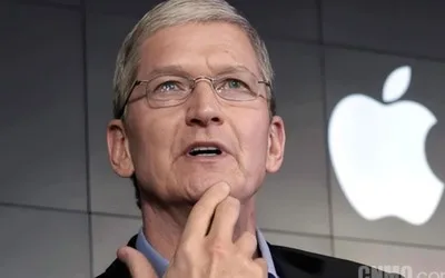 Tim Cook discutând despre lecțiile învățate din greșelile Apple Maps.