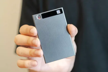 Dispozitiv compact pentru înregistrarea notițelor cu asistent vocal inteligent.