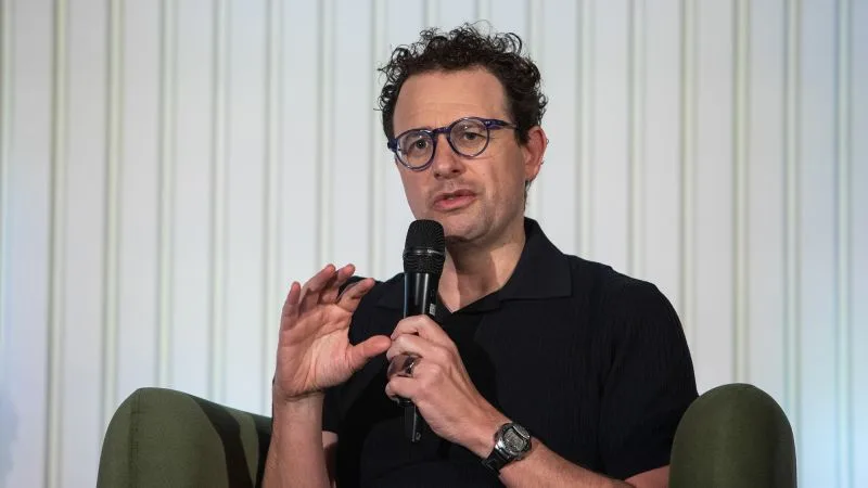 Dario Amodei discutând despre tehnologia AI și securitatea națională.