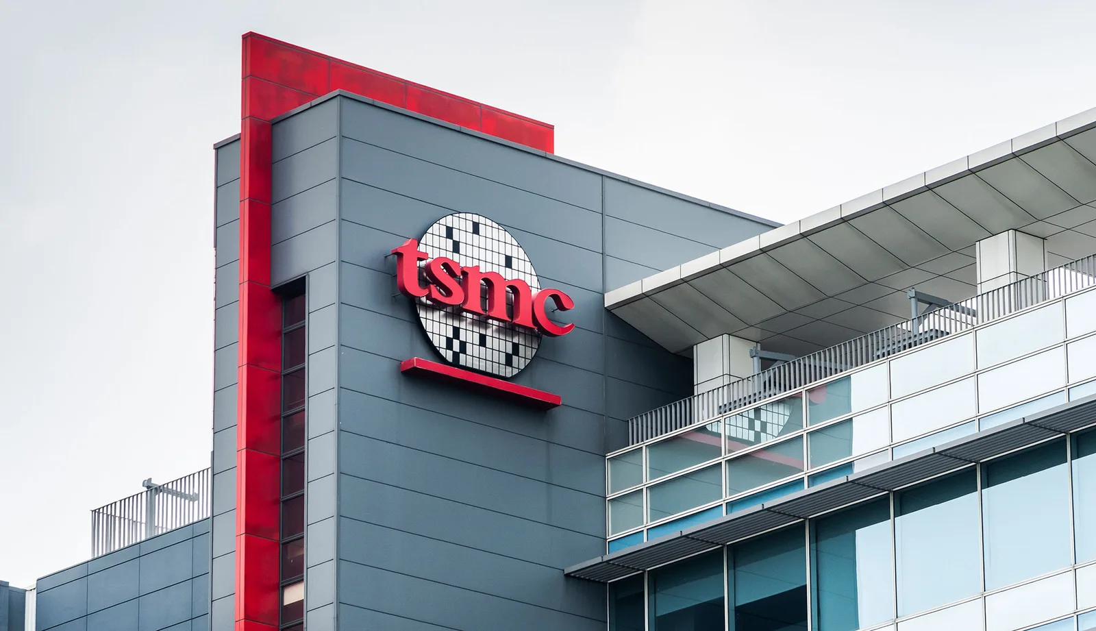 TSMC analizează riscurile din lanțul de aprovizionare în contextul crizei din Orientul Mijlociu.