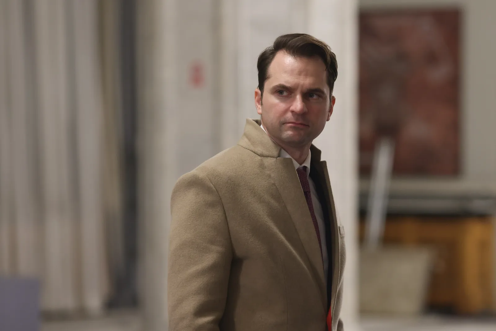 Sebastian Burduja discutând despre impactul instabilității politice asupra sectorului energetic.